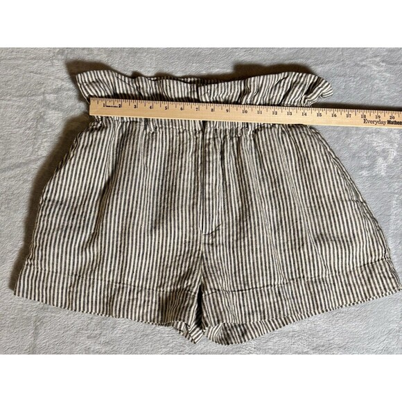 Reformation Black and White Striped Women Shorts - Picture 4 of 9